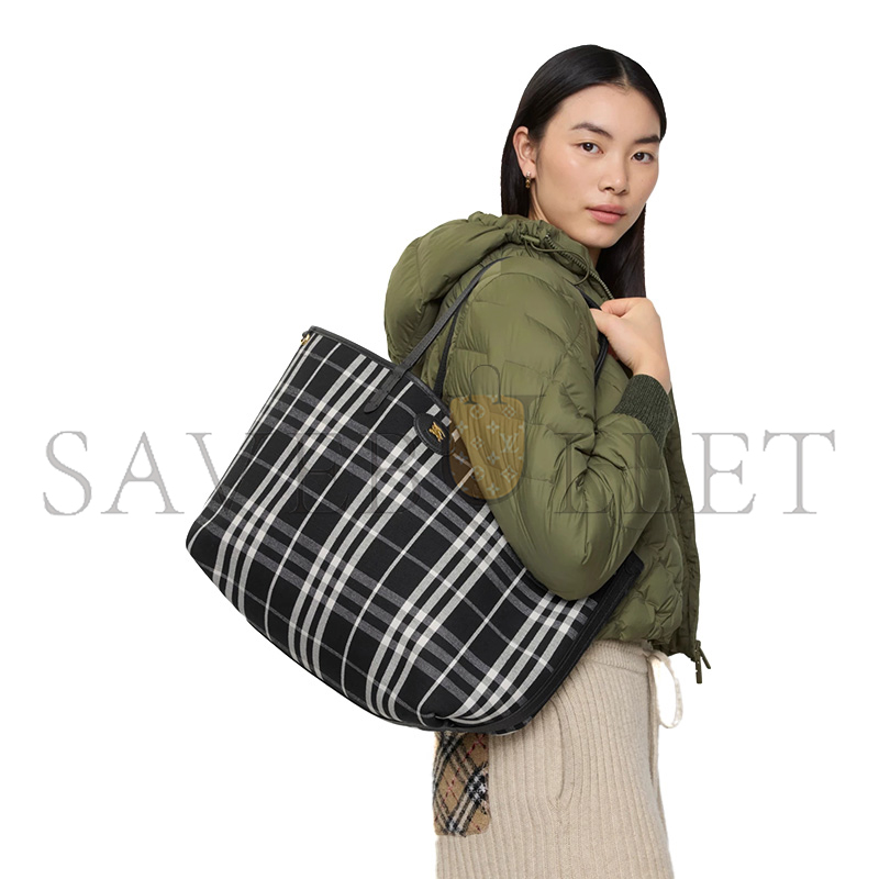 BURBERRY MEDIUM REVERSIBLE BLOOMSBURY TOTE 81196061 (37.5*30*17cm) BURBERRY MEDIUM REVERSIBLE BLOOMSBURY TOTE 81196061 (37.5*30*17cm)